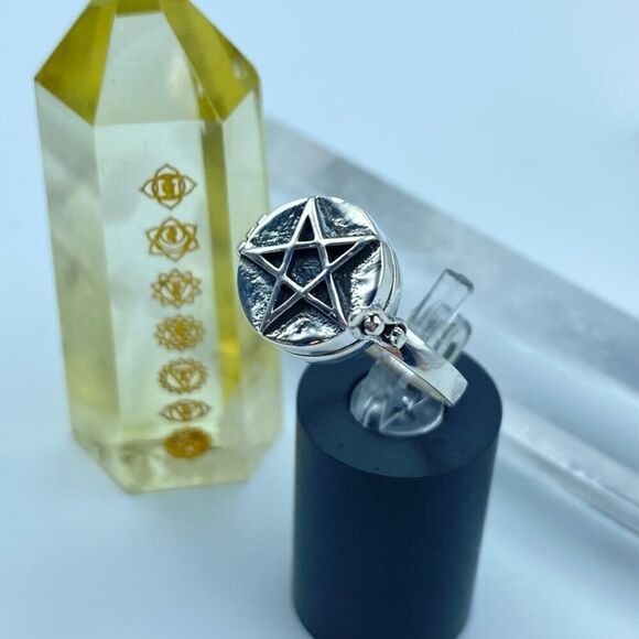 Pentagram Sterling Silver Poison Ring - Picture 6 of 9